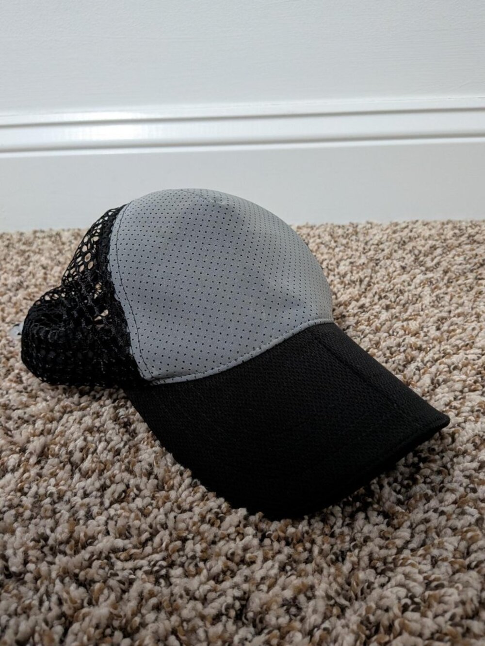 Oiselle Reflective Runner Trucker Hat